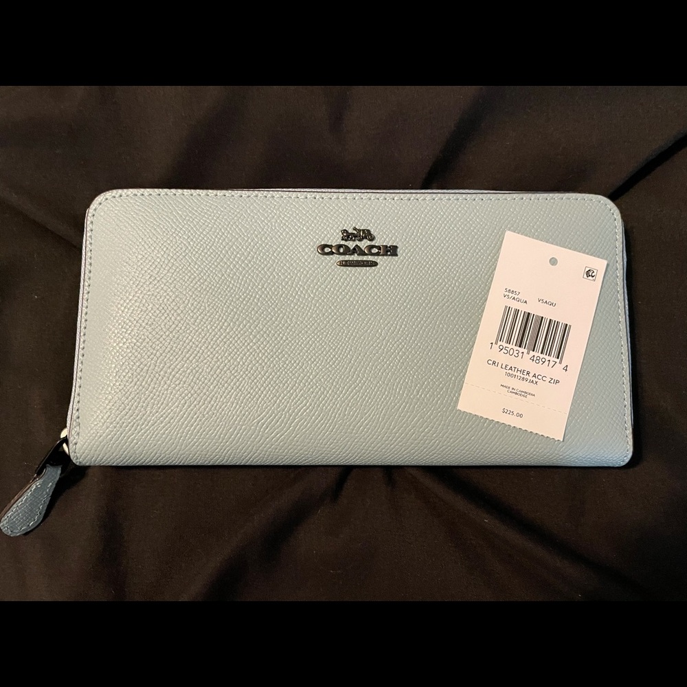 NWT Coach Accordion Zip Wallet